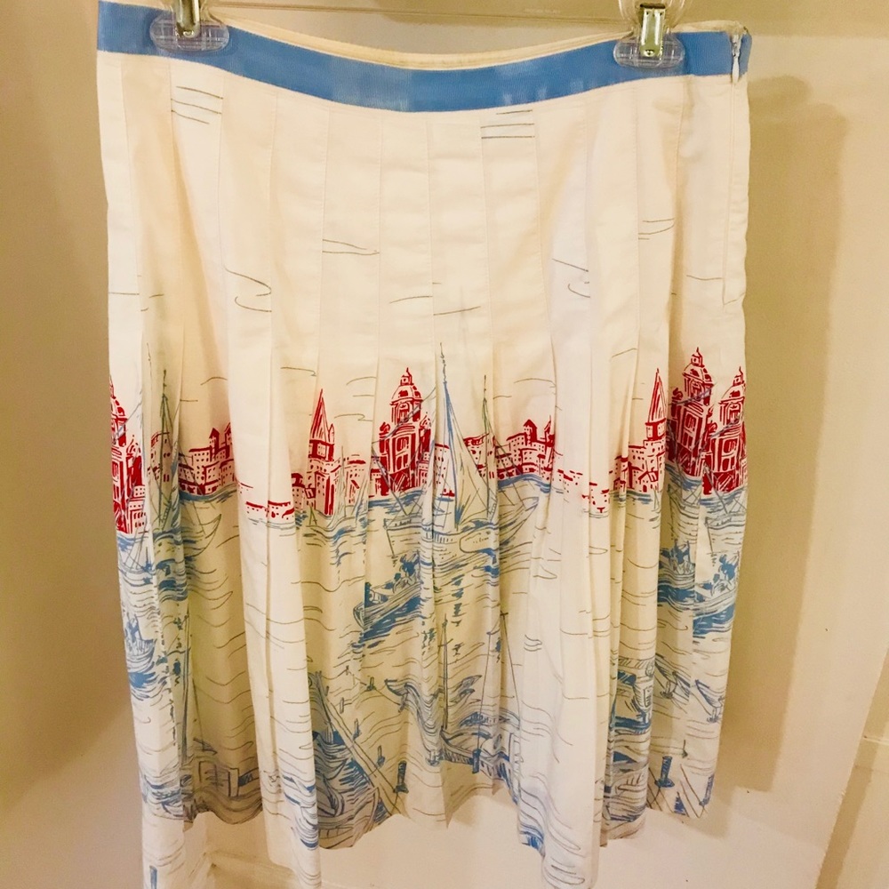 White Tommy Hilfiger skirt with landscape scene
